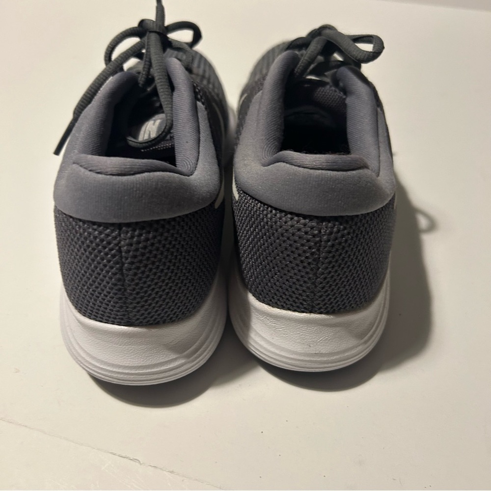 New! Nike RevolutionRunning Shoes Size 9 - Picture 8 of 14